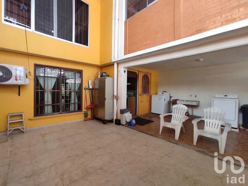 Gallery main