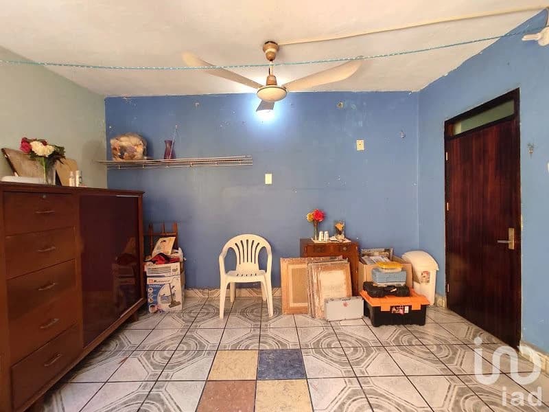 Gallery main