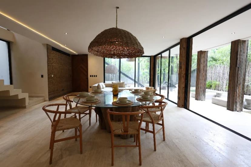 Gallery main