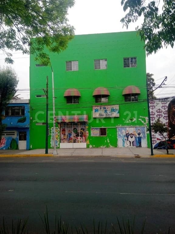 Gallery main