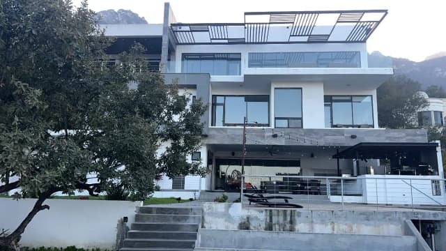 Casa en Venta en Valle de San Ángel Sect Español, San Pedro Garza García, Nuevo León