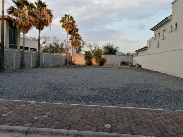 Terreno en Venta en Zona de Los Callejones, San Pedro Garza García, Nuevo León