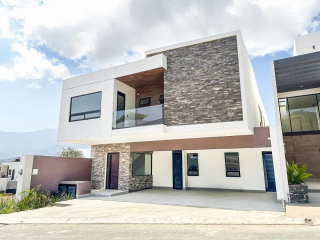 Casa en Venta en Bosques de las Misiones Sector Encino, Santiago, Nuevo León