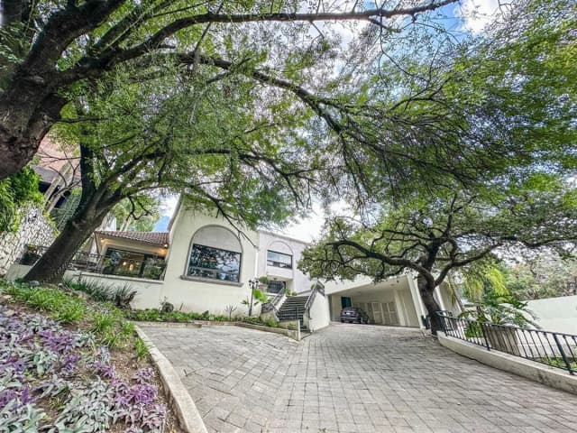 Casa en Venta en Valle de San Angel Sect Frances, San Pedro Garza García, Nuevo León