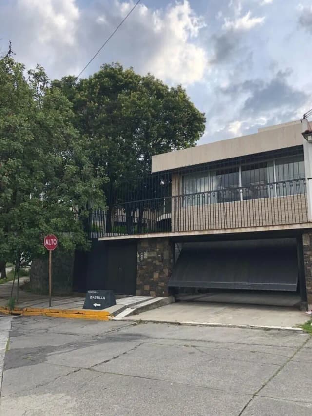 Casa en Venta en Lomas de Tecamachalco, Naucalpan de Juárez, México