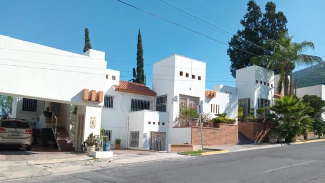 Casa en Venta en Contry la Silla, Guadalupe, Nuevo León