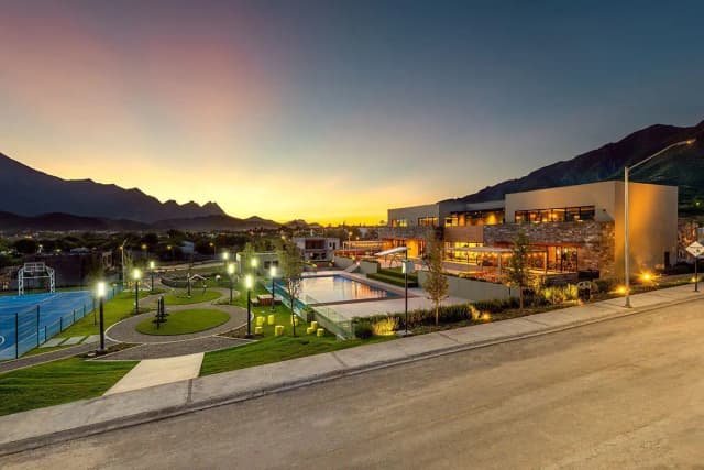 Terreno en Venta en Yerbaniz, Santiago, Nuevo León