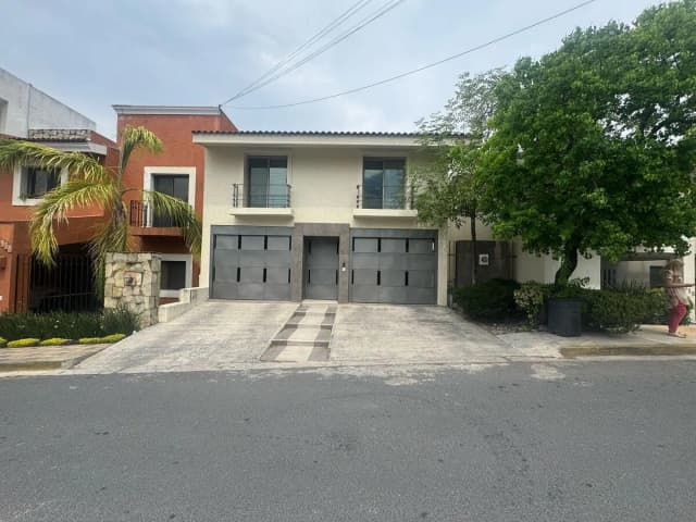 Casa en Renta en Valle de San Angel Sect Frances, San Pedro Garza García, Nuevo León
