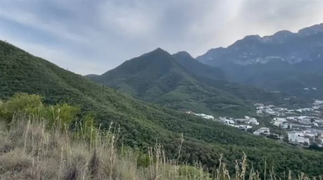Terreno en Venta en Jardines de San Agustin, San Pedro Garza García, Nuevo León