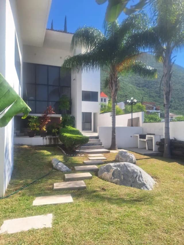 Casa en Venta en La Escondida Residencial, Guadalupe, Nuevo León