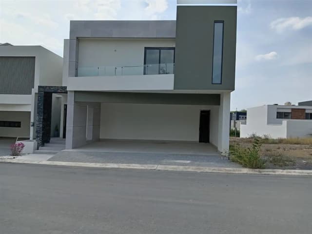 Casa en Venta en Bosques de las Misiones Sector Encino, Santiago, Nuevo León