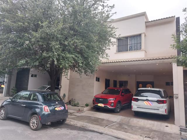 Casa en Venta en Portal de Cumbres, Monterrey, Nuevo León