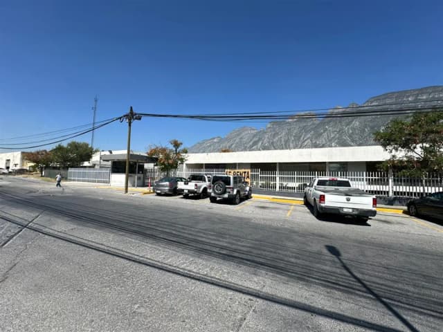 Nave en Renta en Zona los Sauces, San Pedro Garza García, Nuevo León