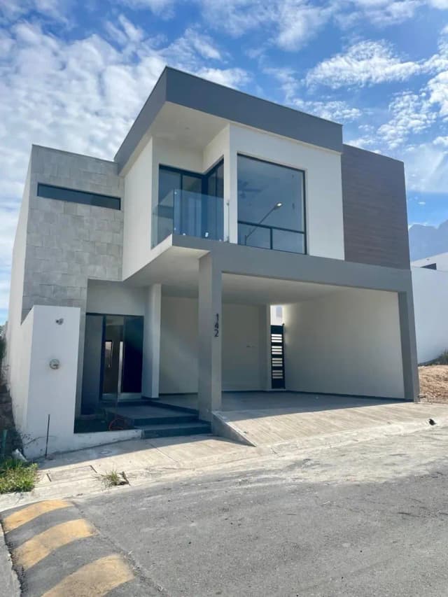 Casa en Venta en La Montaña, García, Nuevo León