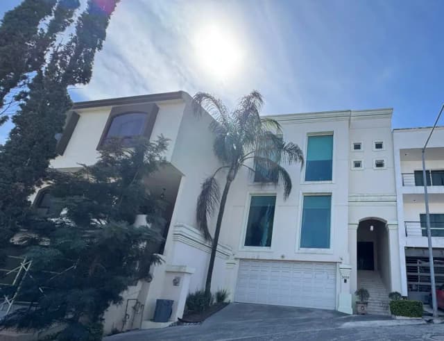 Casa en Venta en Las Cumbres, Monterrey, Nuevo León