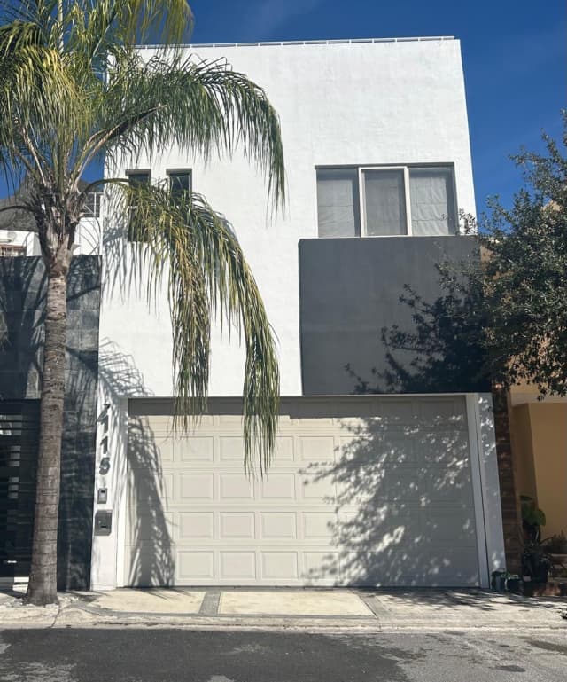 Casa en Renta en Contry Sur, Monterrey, Nuevo León