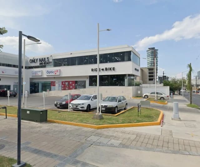 Local en Renta en Del Valle, San Pedro Garza García, Nuevo León