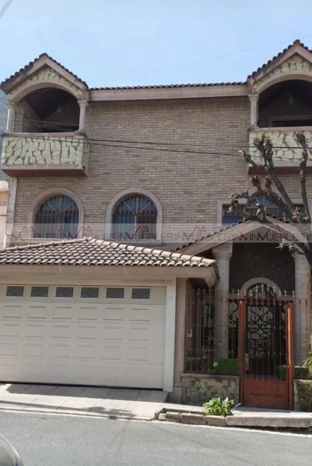 Casa en Venta en Residencial Cumbres, Monterrey, Nuevo León