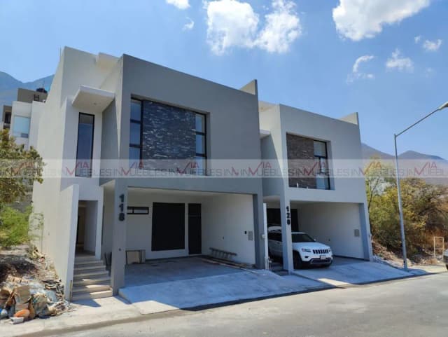 Casa en Venta en Cumbres Elite Premier, García, Nuevo León