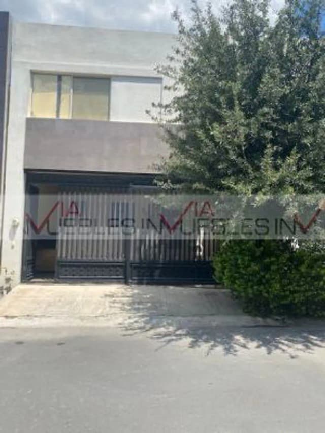 Casa en Venta en Montenova, García, Nuevo León