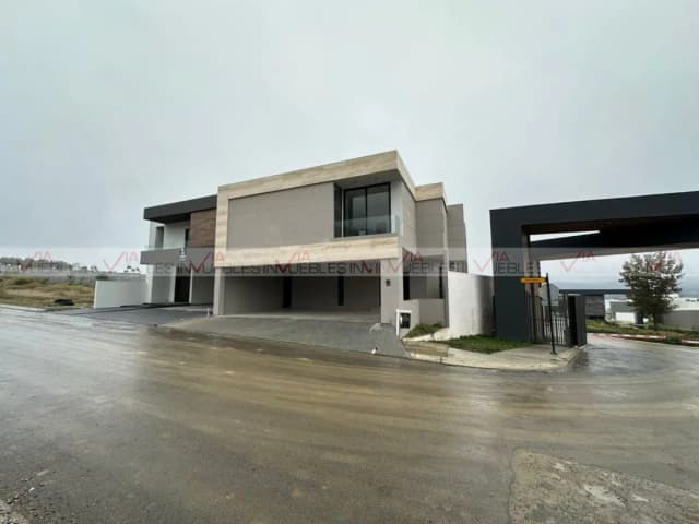 Casa en Venta en Bosques de las Misiones Sector Encino, Santiago, Nuevo León