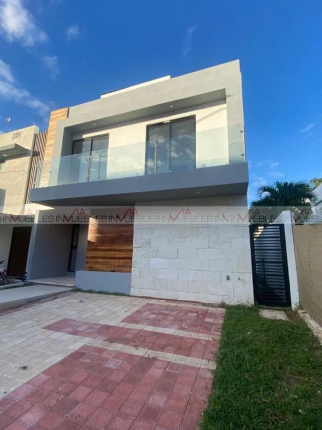 Casa en Venta en Residencial Cumbres, Benito Juárez, Quintana Roo