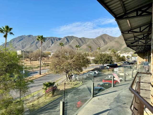 Local en Renta en Portal del Huajuco, Monterrey, Nuevo León