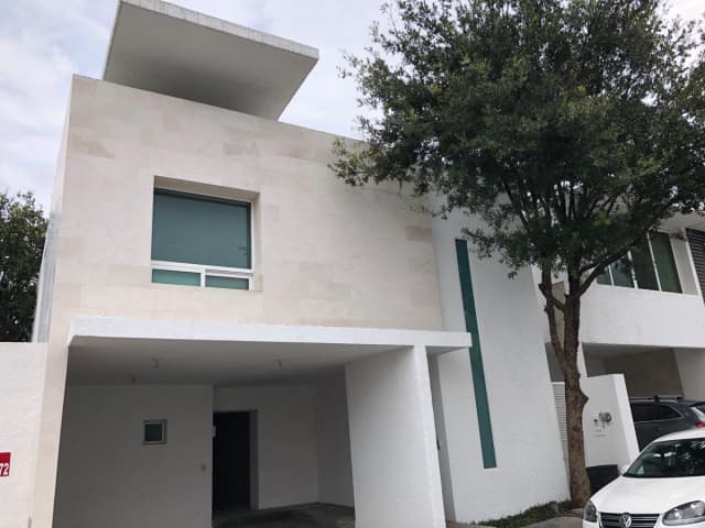 Casa en Renta en El Aguacatal, Santa Catarina, Nuevo León