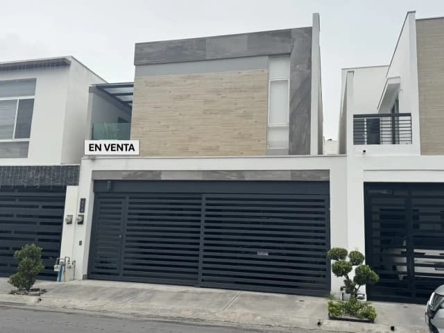 Casa en Venta en Puerta de Hierro, Monterrey, Nuevo León