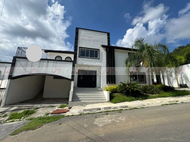Casa en Venta en Bosques de las Lomas, Santiago, Nuevo León