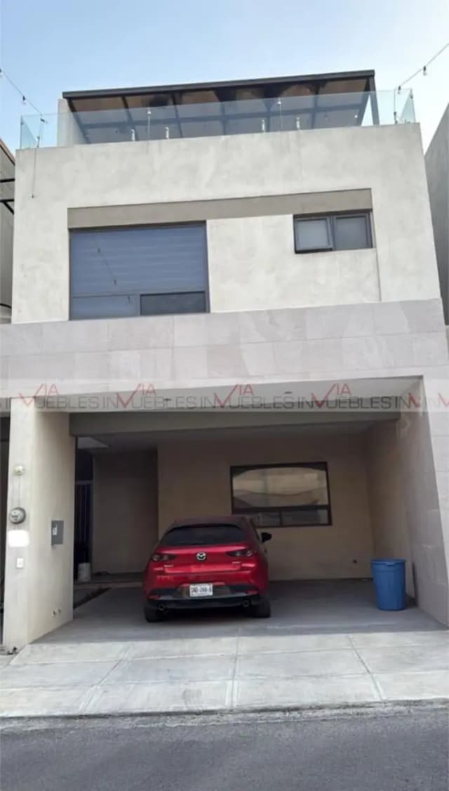 Casa en Venta en Puerta de Hierro, Monterrey, Nuevo León