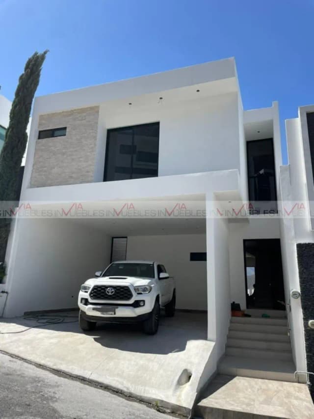 Casa en Renta en Residencial Vistalta, Monterrey, Nuevo León