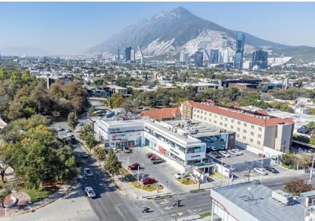 Local en Renta en Del Valle, San Pedro Garza García, Nuevo León