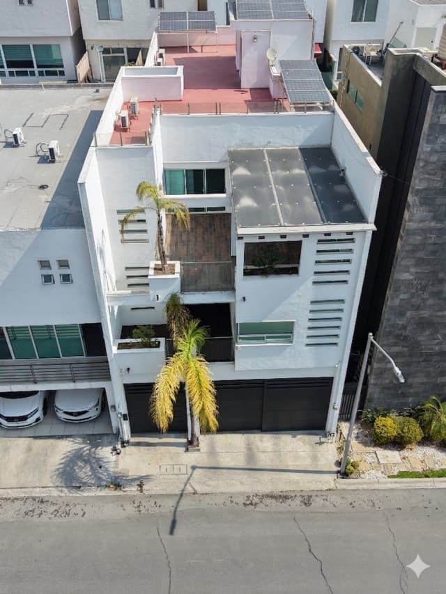 Casa en Venta en Zona Loma Larga Oriente, San Pedro Garza García, Nuevo León