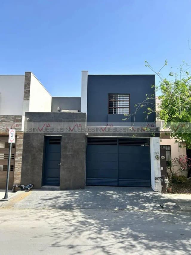 Casa en Venta en Las Lomas, García, Nuevo León