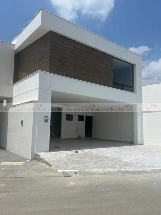 Casa en Venta en Condado de Asturias, Santiago, Nuevo León