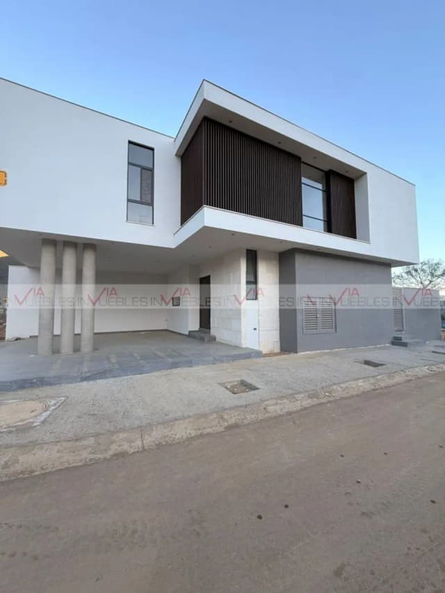 Casa en Venta en Hector Caballero, Santiago, Nuevo León