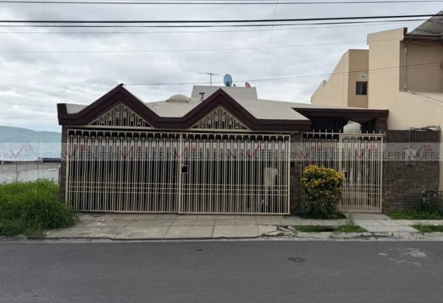 Casa en Venta en Las Cumbres, Monterrey, Nuevo León