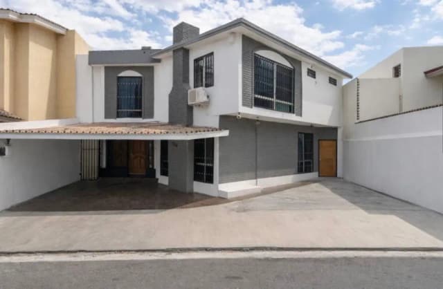 Casa en Venta en Las Cumbres, Monterrey, Nuevo León