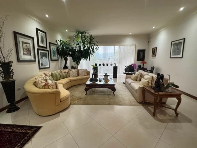 Casa en Venta en Los Colorines, San Pedro Garza García, Nuevo León