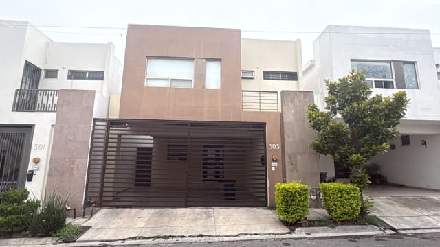 Casa en Renta en Cumbres Elite Sector la Hacienda, Monterrey, Nuevo León