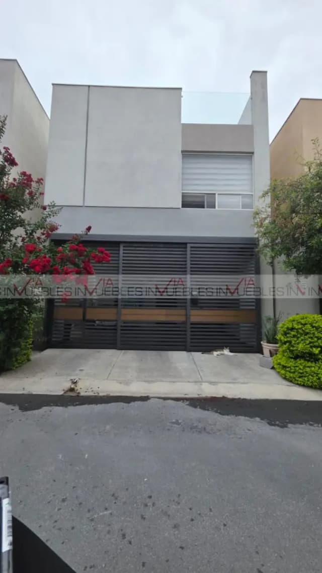 Casa en Venta en Montenova, García, Nuevo León