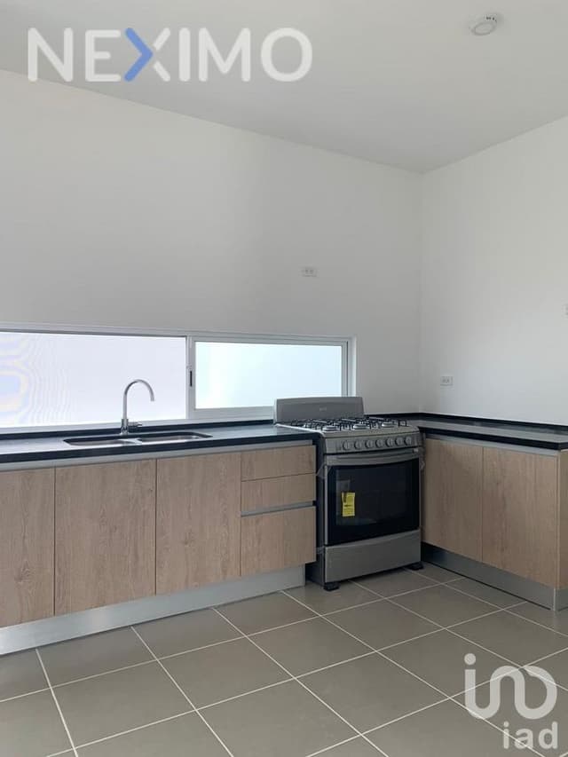 Casa Inteligente en Venta de 3 Recamaras con Paneles Solares en Privada en Poligono Sur de Cancún