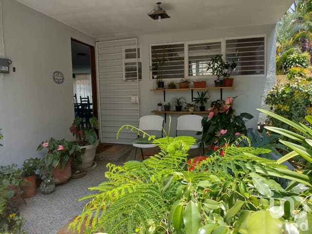 CASA EN VENTA EN CONDOMINIO CON ALBERCA PRIVADA EN CUERNAVACA, MORELOS