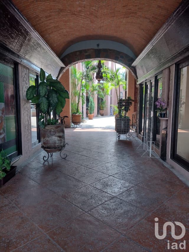 RENTA LOCAL COMERCIAL PLAZA TEOPANZOLCO EN CUERNAVACA MORELOS