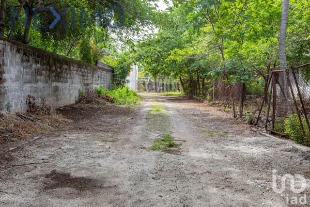 Terreno en Venta privada de Zona Diamante. Acapulco, Guerrero, México.