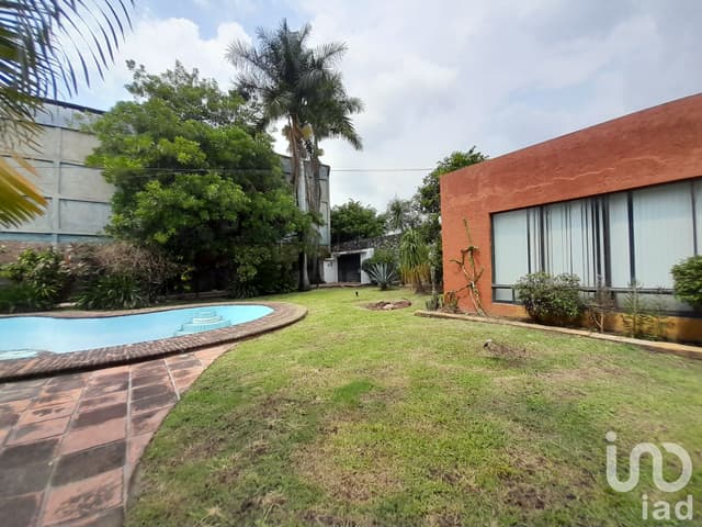 Casa en Venta con Alberca y Jardín Pedregal de las Fuentes, Jiutepec, Morelos