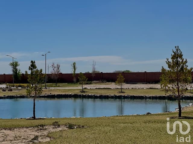 Se vende Lote Residencial frente a lago, construye la casa a tu medida!