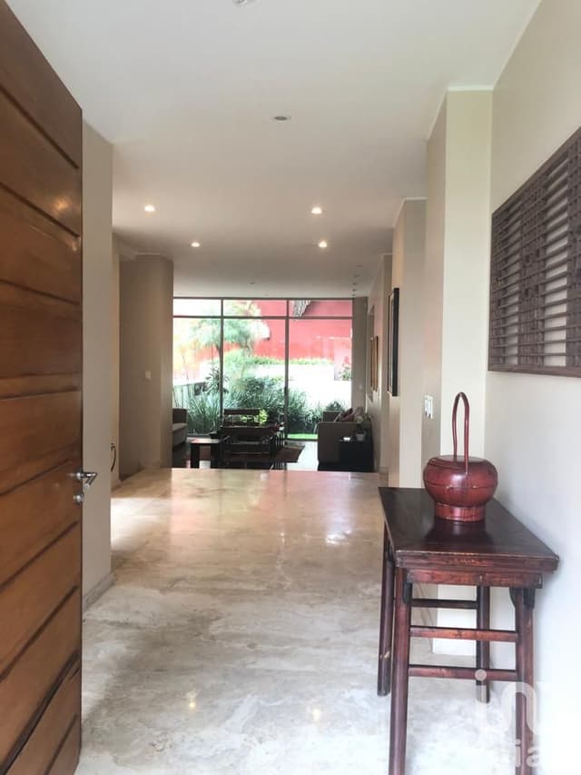 Casa en un exclusivo y lujoso condominio en la Colonia Florida