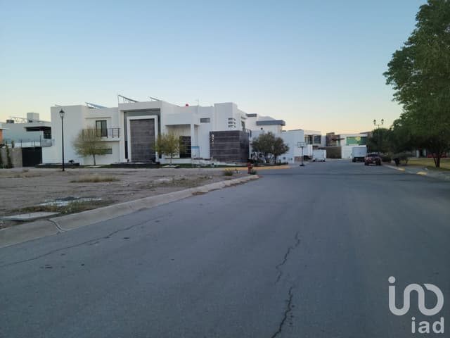 TERRENO CON PROYECTO DE CONSTRUCCION EN ZONA EXCLUSIVA MISION DE LOS LAGOS